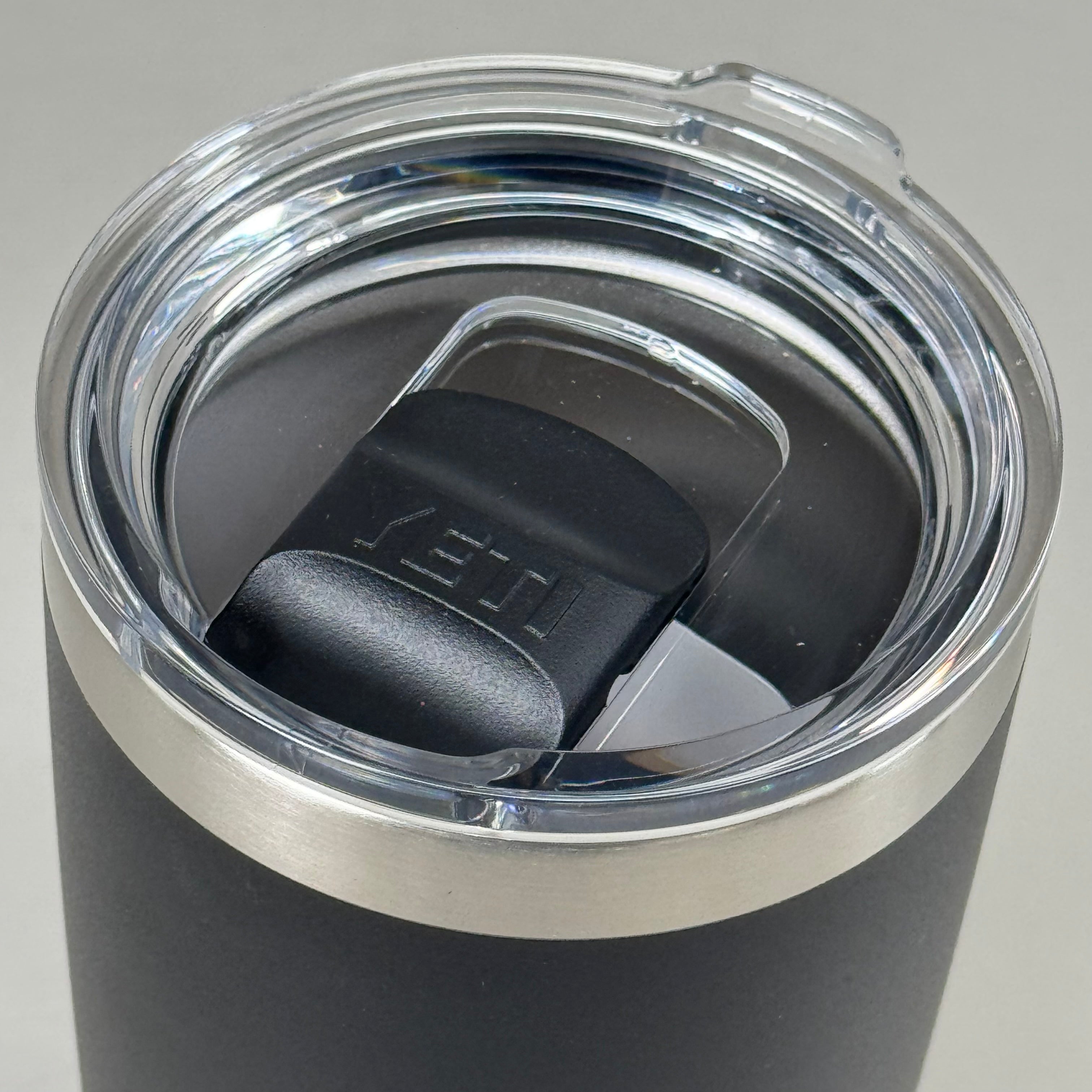 YETI Rambler 20 oz Stainless Steel Vacuum Insulated Tumbler w/MagSlider Lid
