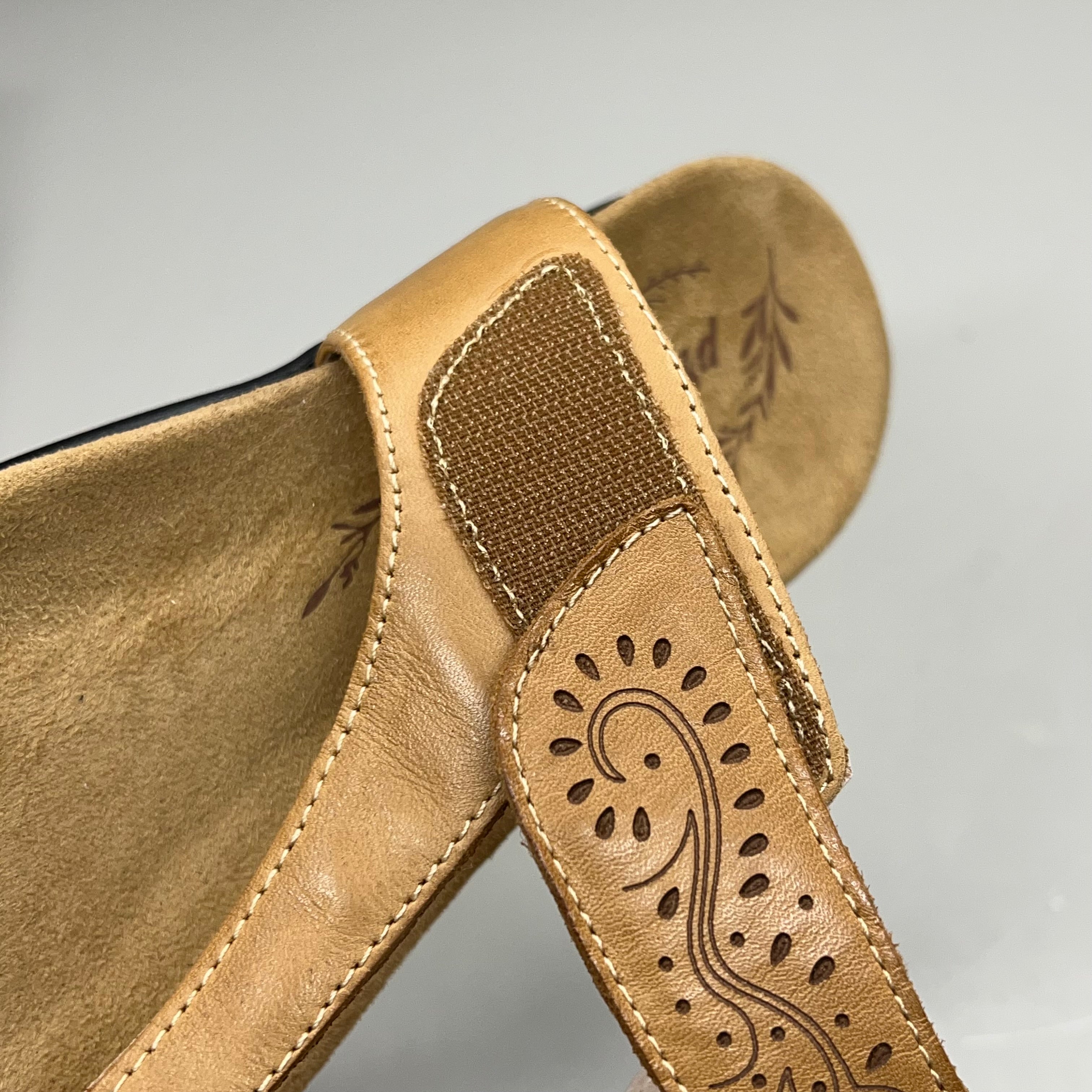 PROPET Wynzie Dressy Adjustable Flip Flop Women's Sz 8 XX(4E) Tan WSX051L