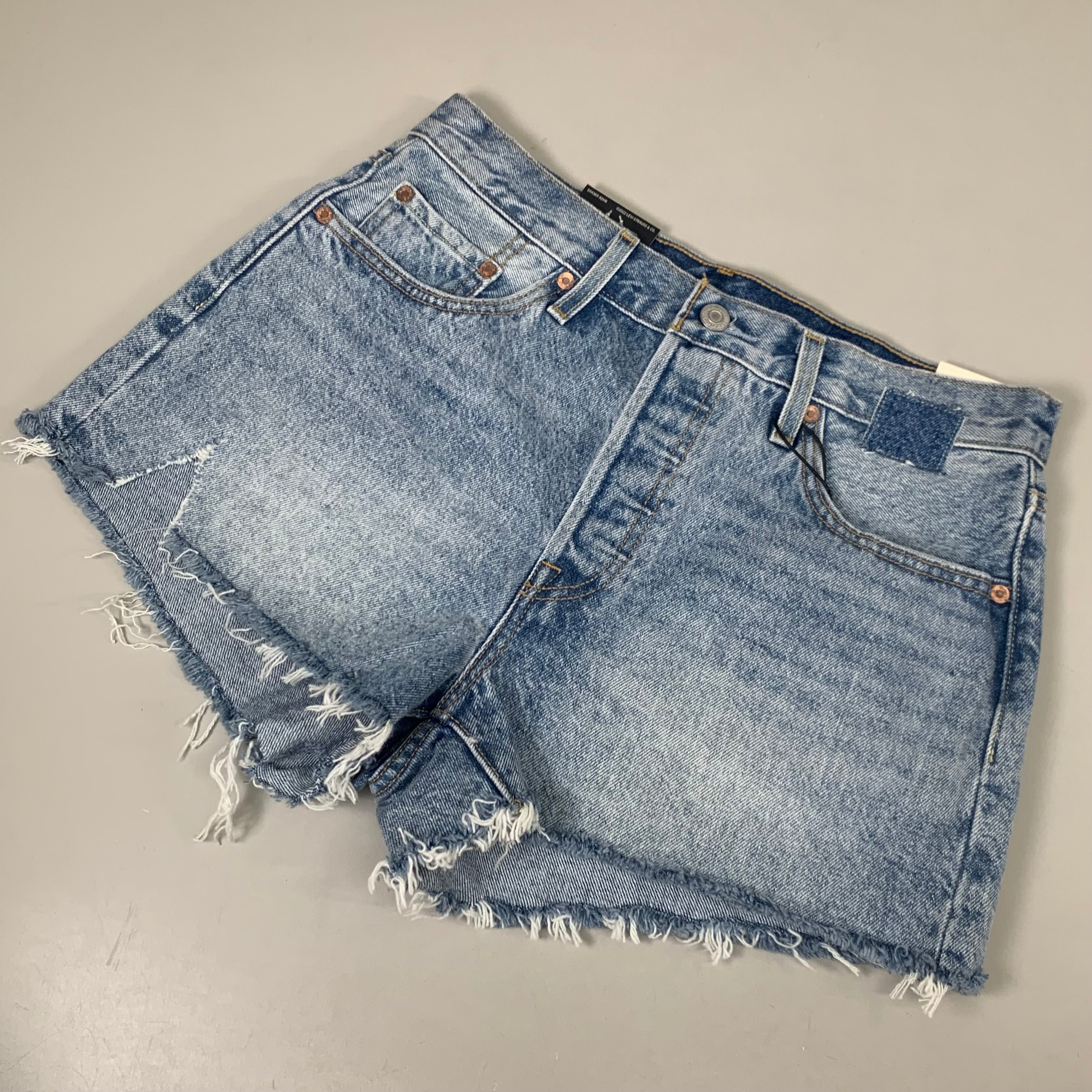LEVIS 501 Original Fit High Rise Shorts Medium Wash Women's Sz 29 Mega Vibe Blue