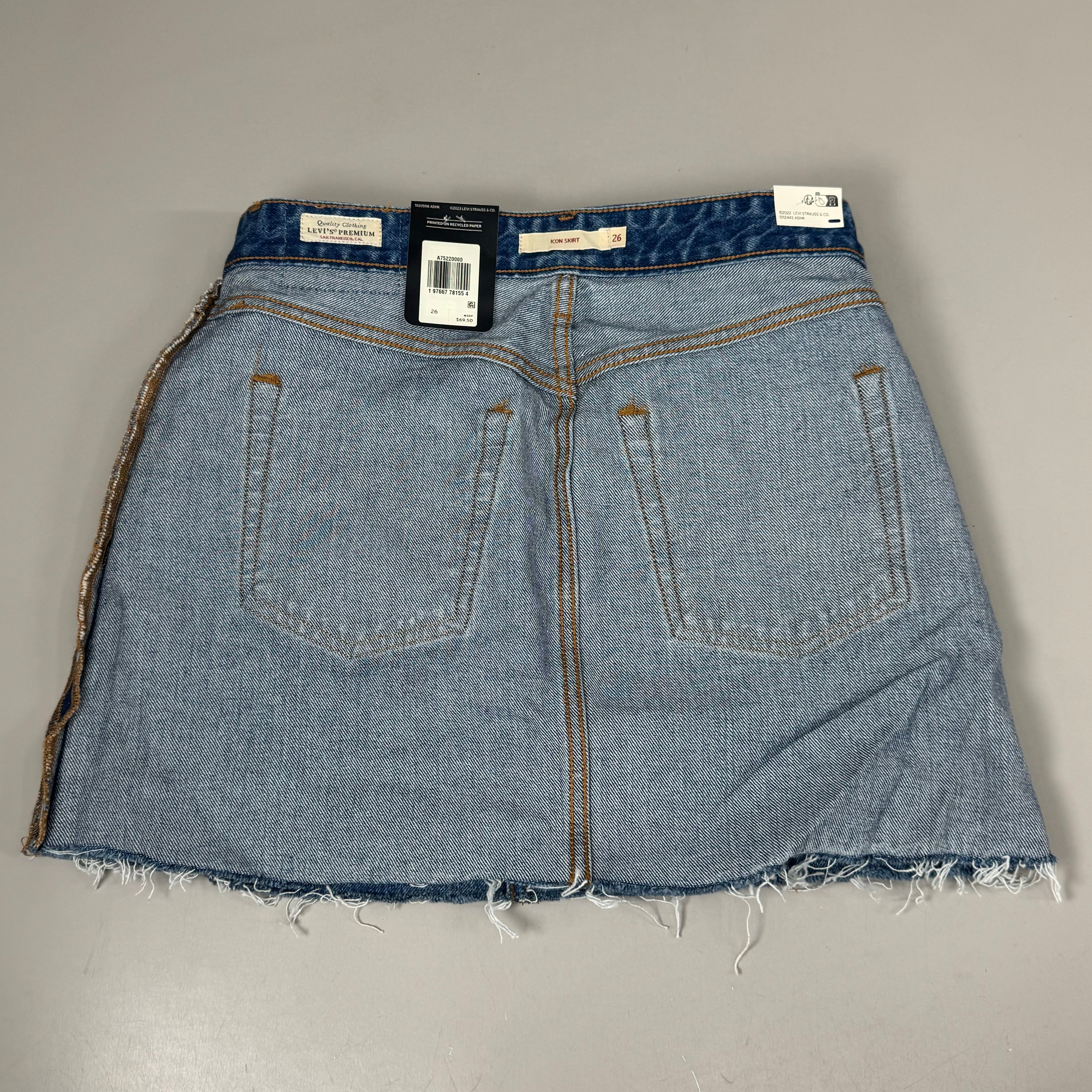 LEVIS Recrafted Icon Skirt Mid Rise Original Women's Sz 26 Novel Notion Med Wash