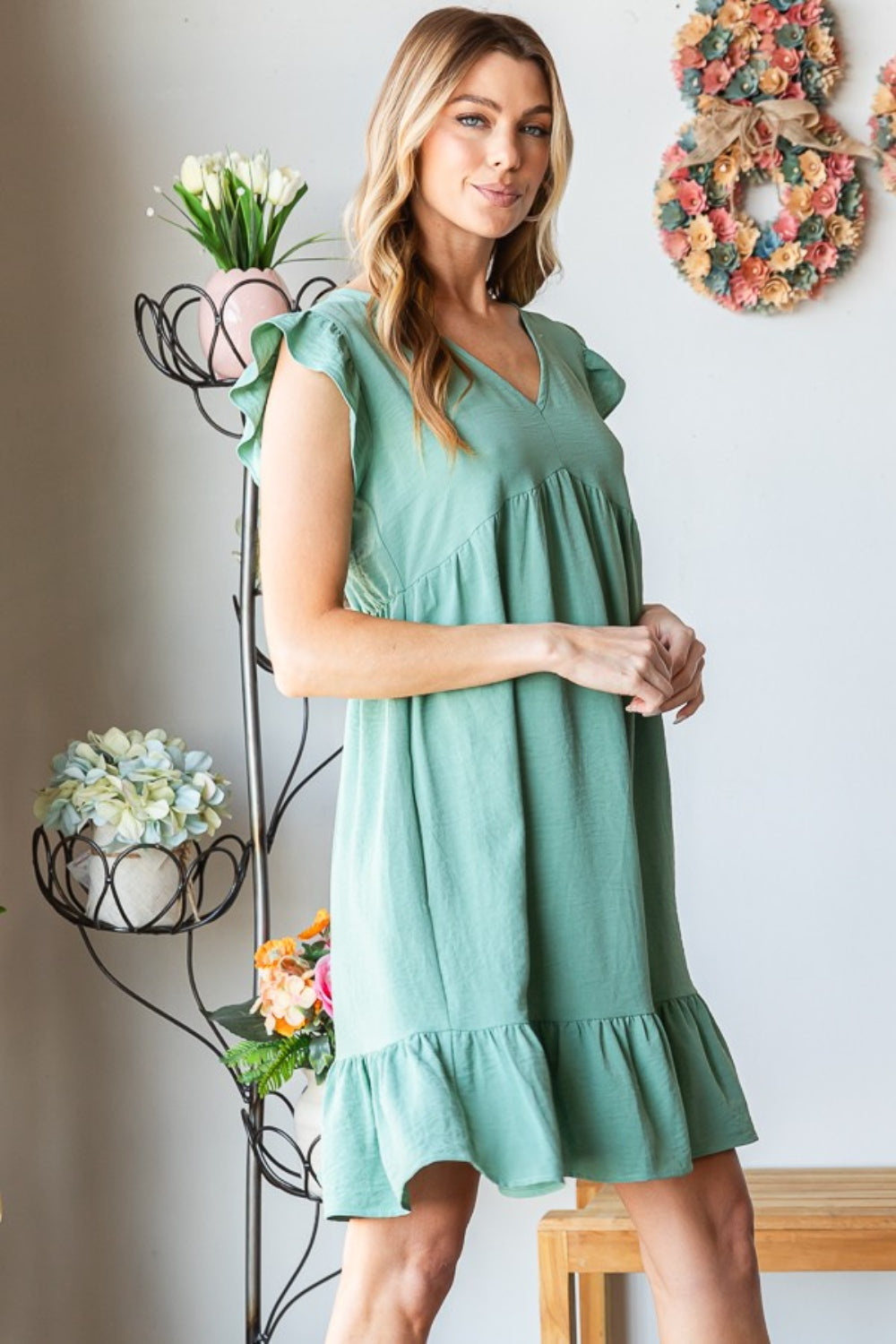 Full Size Short Sleeve V Neck Ruffled Hem Dress For Summer – Feminine Ruffled Hem Dress, Chic V Neck Dress, Stylish Short Sleeve Dress, Elegant Ruffled Dress, Flattering Ruffled Hem Dress, Comfortable V Neck Dress, Versatile Short Sleeve Dress