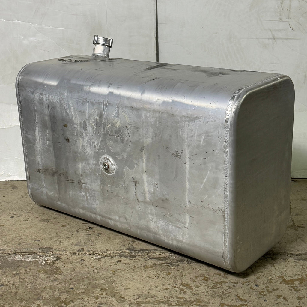 ALLIANCE Aluminum Fuel Tank Sz 33.5” H x 21” L x 13.5 W ABP 73450 0000 Dirty