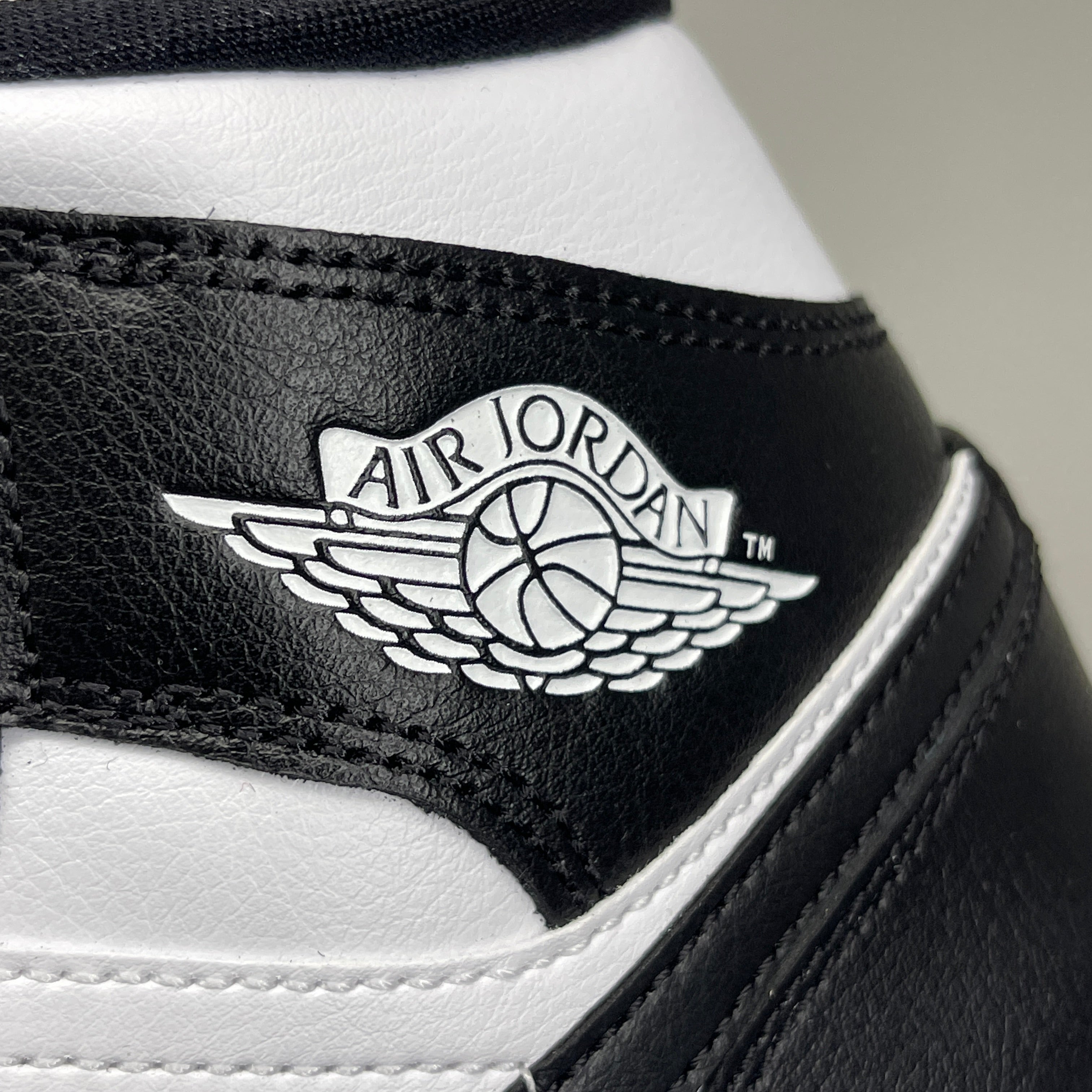 NIKE AIR JORDAN 1 Mid Panda Shoe Women's Sz 8.5 Black / White DV0991-101 (New)