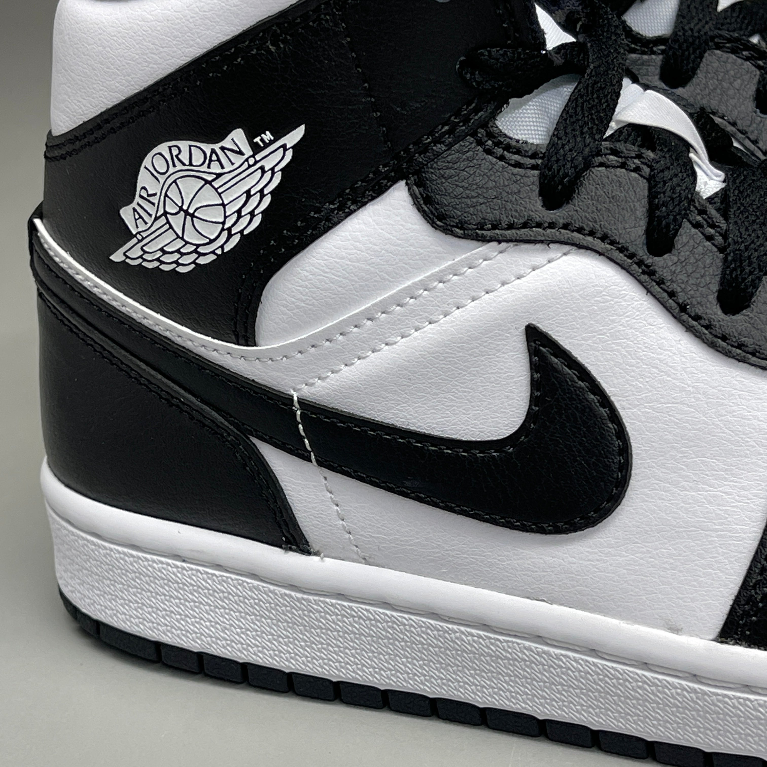 NIKE AIR JORDAN 1 Mid Panda Shoe Women's Sz 8.5 Black / White DV0991-101 (New)