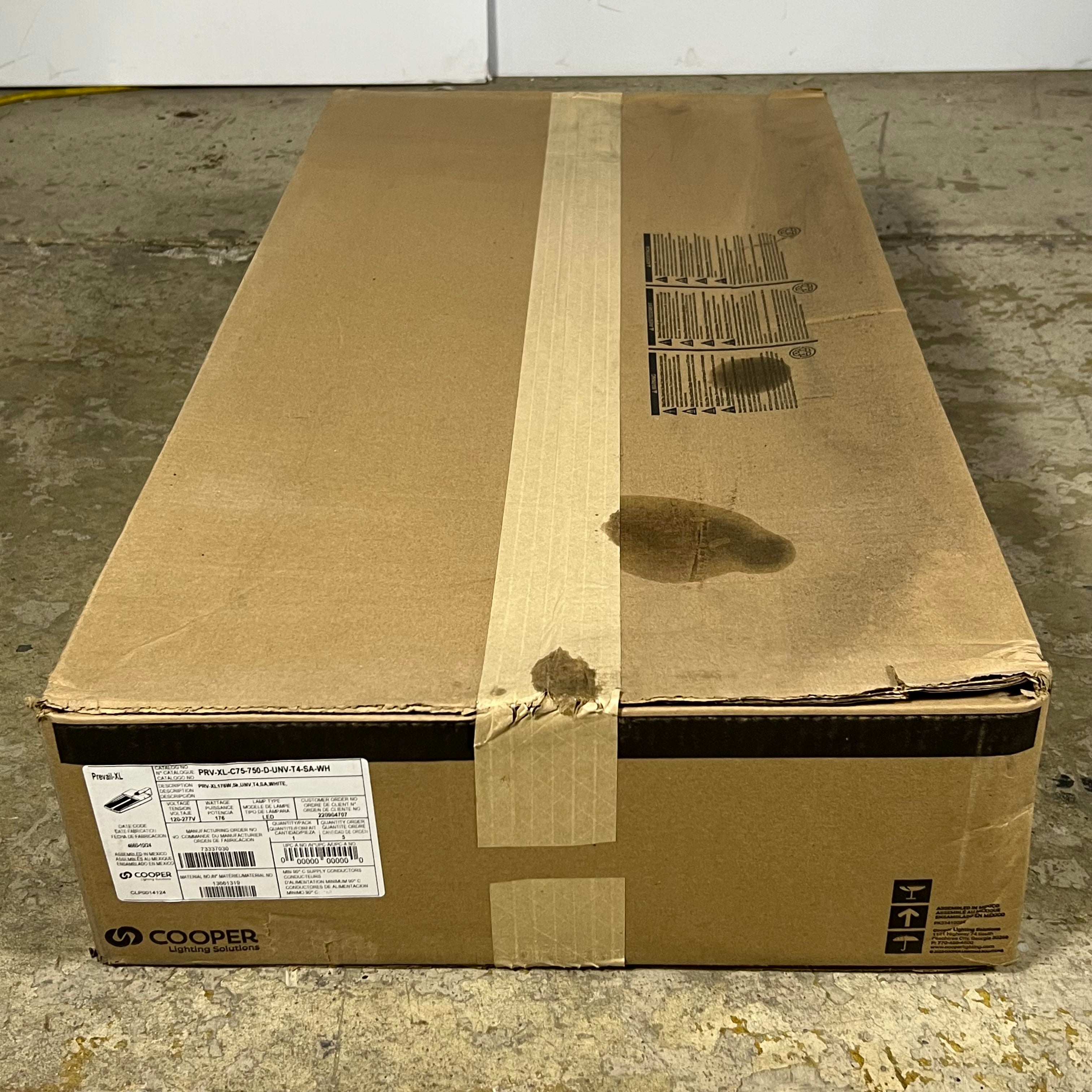 COOPER LIGHTING SOLUTIONS Area Light 120-277V 50/60Hz Sz 32.5" L X 17" W White