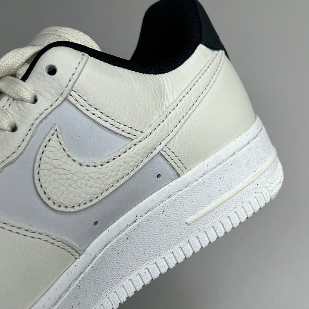 NIKE Air Force 1 07' LX Leather Shoes Women's Sz 7 Sail/Coconut Milk-Black DZ2708 101