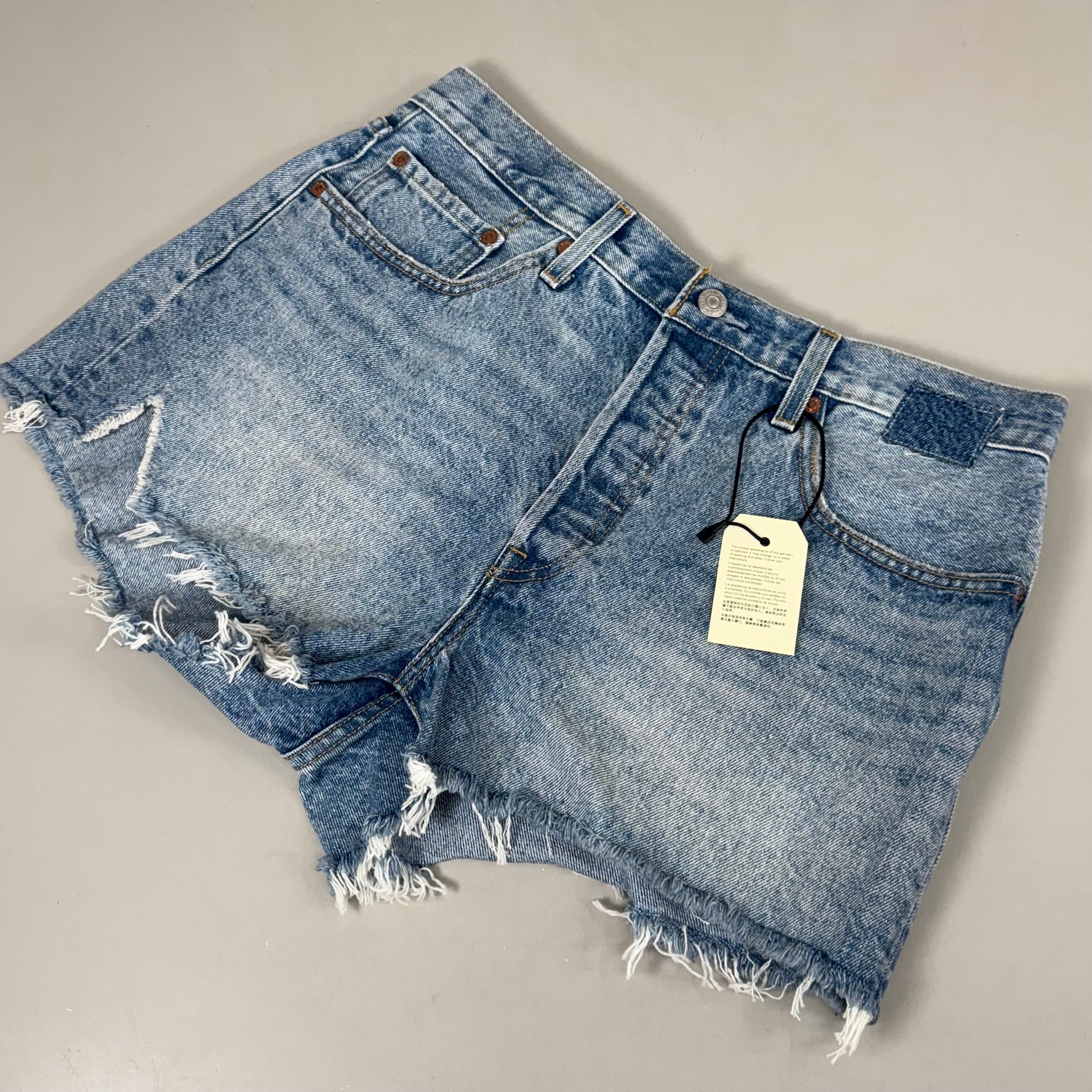 LEVIS 501 Original Fit High Rise Shorts Medium Wash Women's Sz 32 Mega Vibe Blue