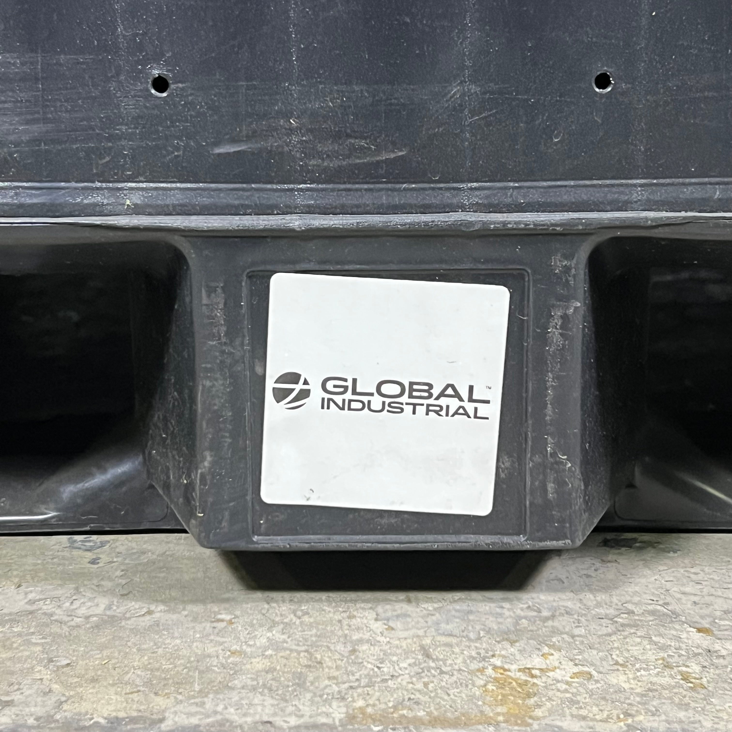 GLOBAL INDUSTRIAL Plastic Bulk Shipping Container Sz 48" L X 45" W (New Other)
