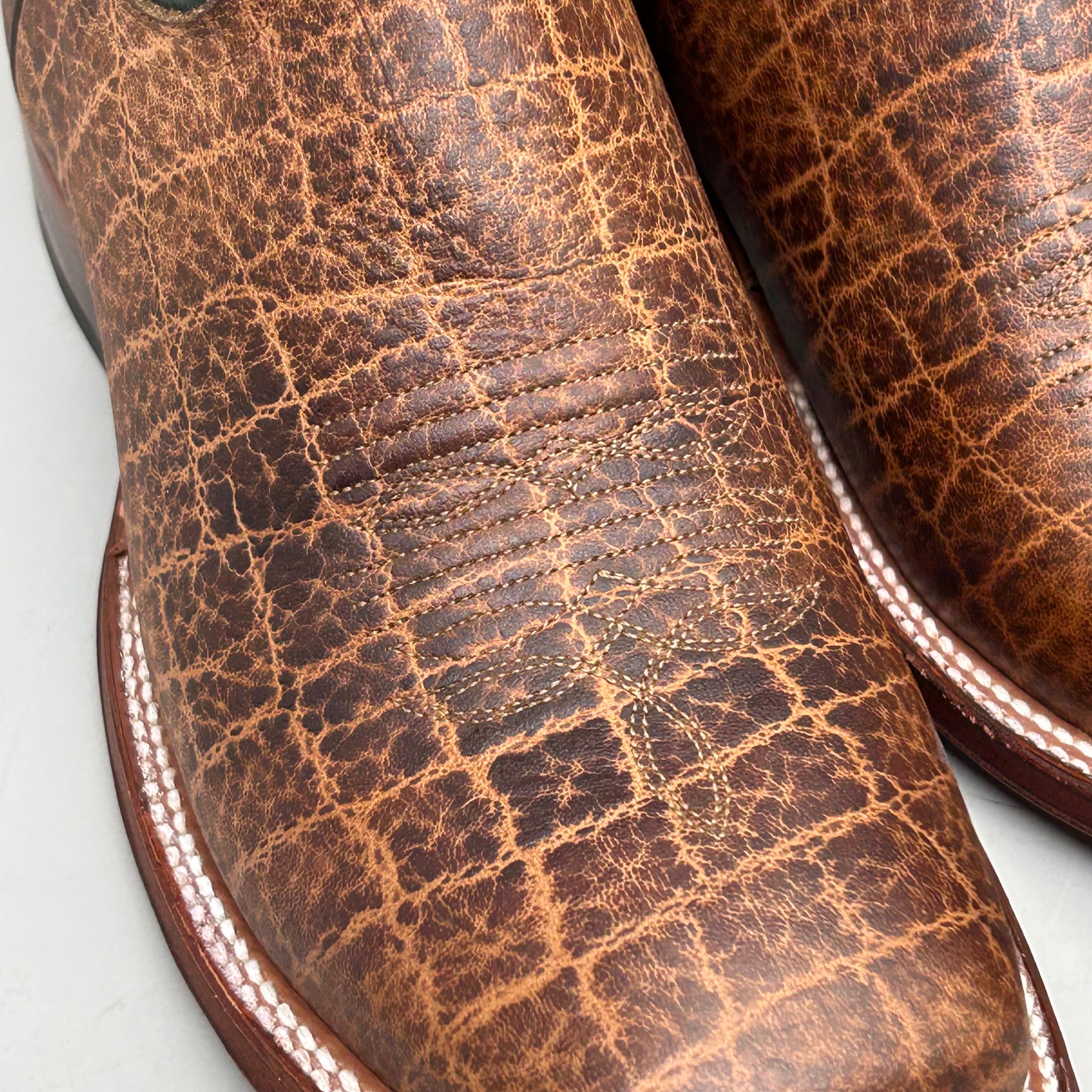 Tony Lama Tapadera Walnut Elephant Print Cowhide Style #TL317 Men's Size 8 EE