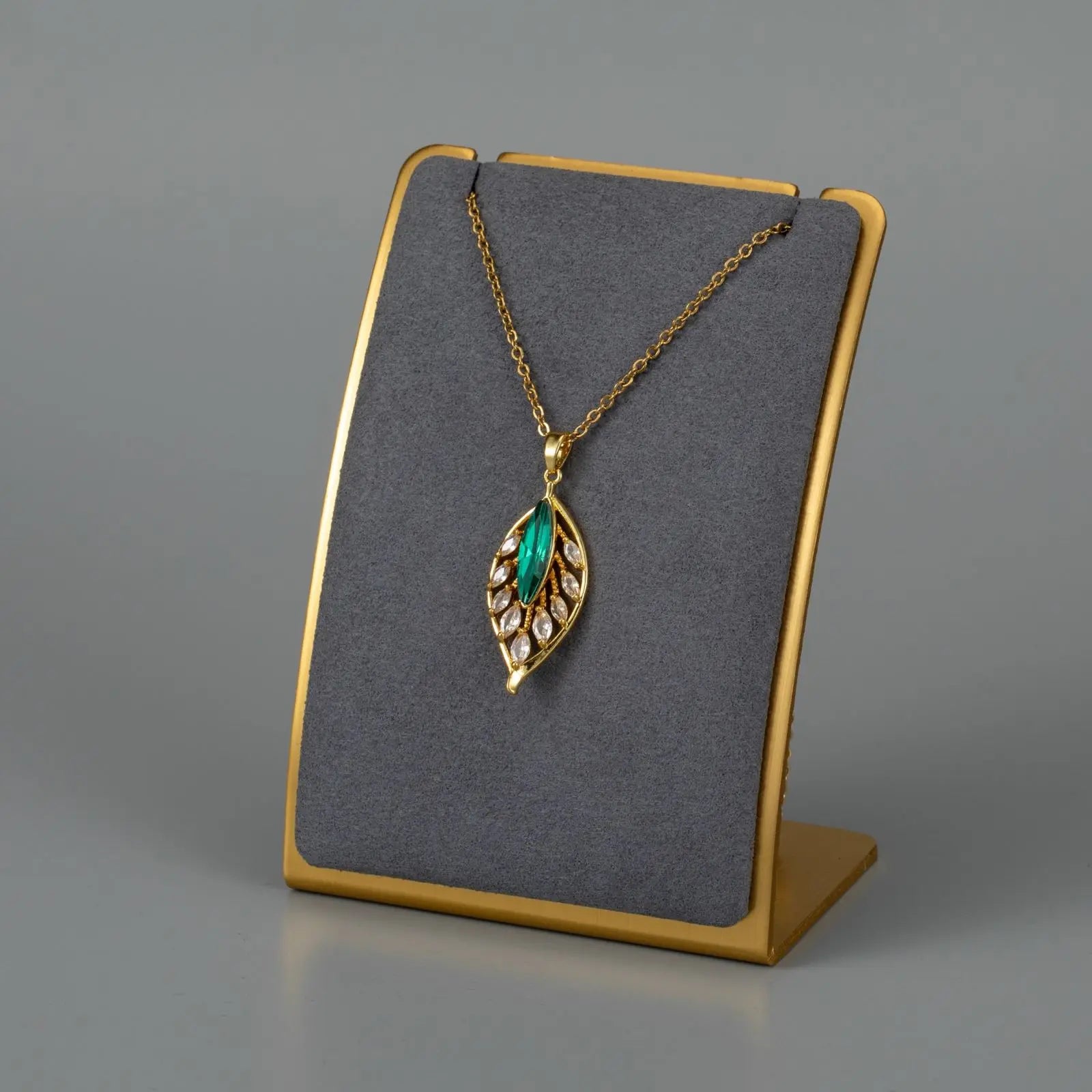 Simple Palm Leaf Necklace with Cubic Zirconia Pendant | Elegant Fashion Jewelry