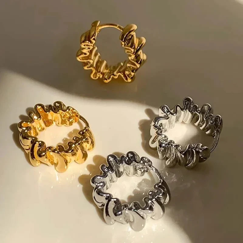 Vintage Metal Irregular Wavy Pleated Hoop Earrings | 2026 New Trendy Geometric Temperament Jewelry