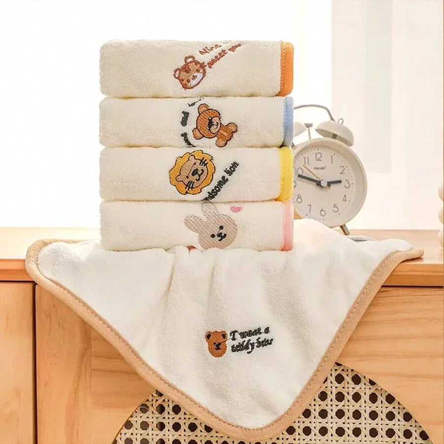 3-Pack/5-Pack Coral Velvet Cartoon Embroidered Small Square Towels, 25Cm*25Cm in Size, Can Be Used for Washing Face, Wiping Hands, and Are Absorbent and Quick-Drying