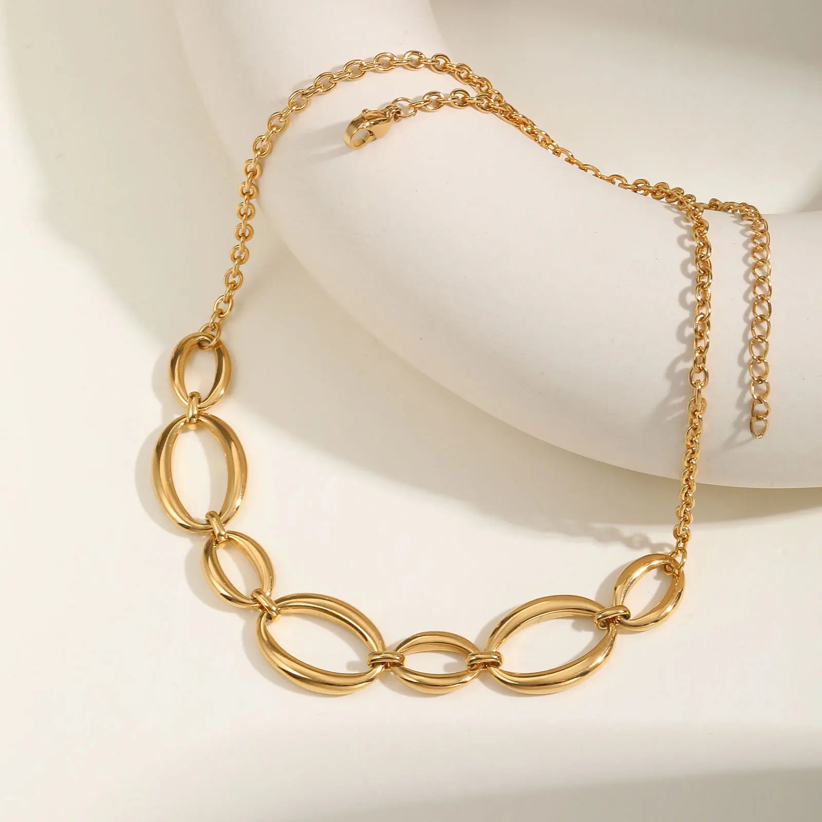 18K Gold Plated Oval Pendant Chain Necklace | Waterproof Stainless Steel Choker
