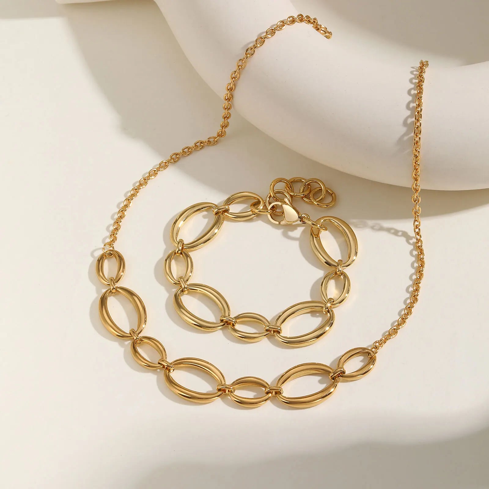 18K Gold Plated Oval Pendant Chain Necklace | Waterproof Stainless Steel Choker