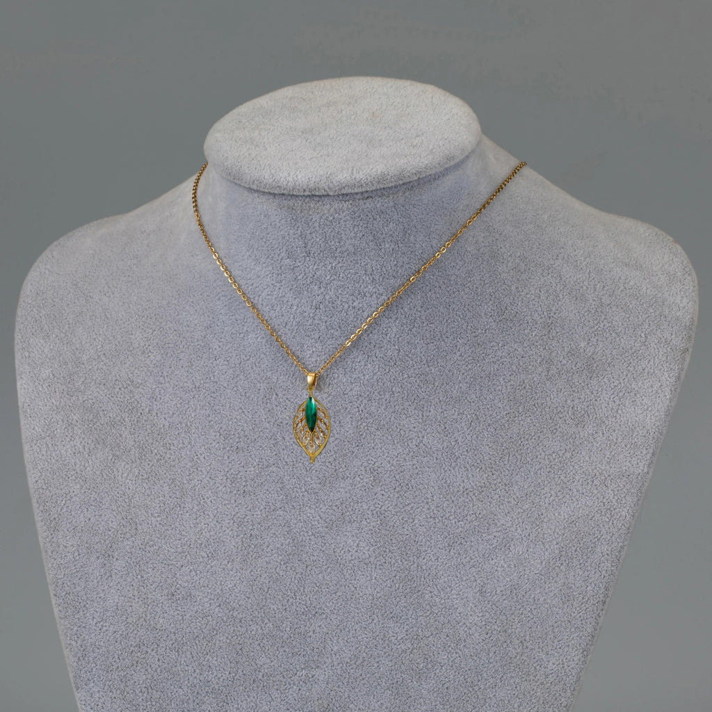 Simple Palm Leaf Necklace with Cubic Zirconia Pendant | Elegant Fashion Jewelry