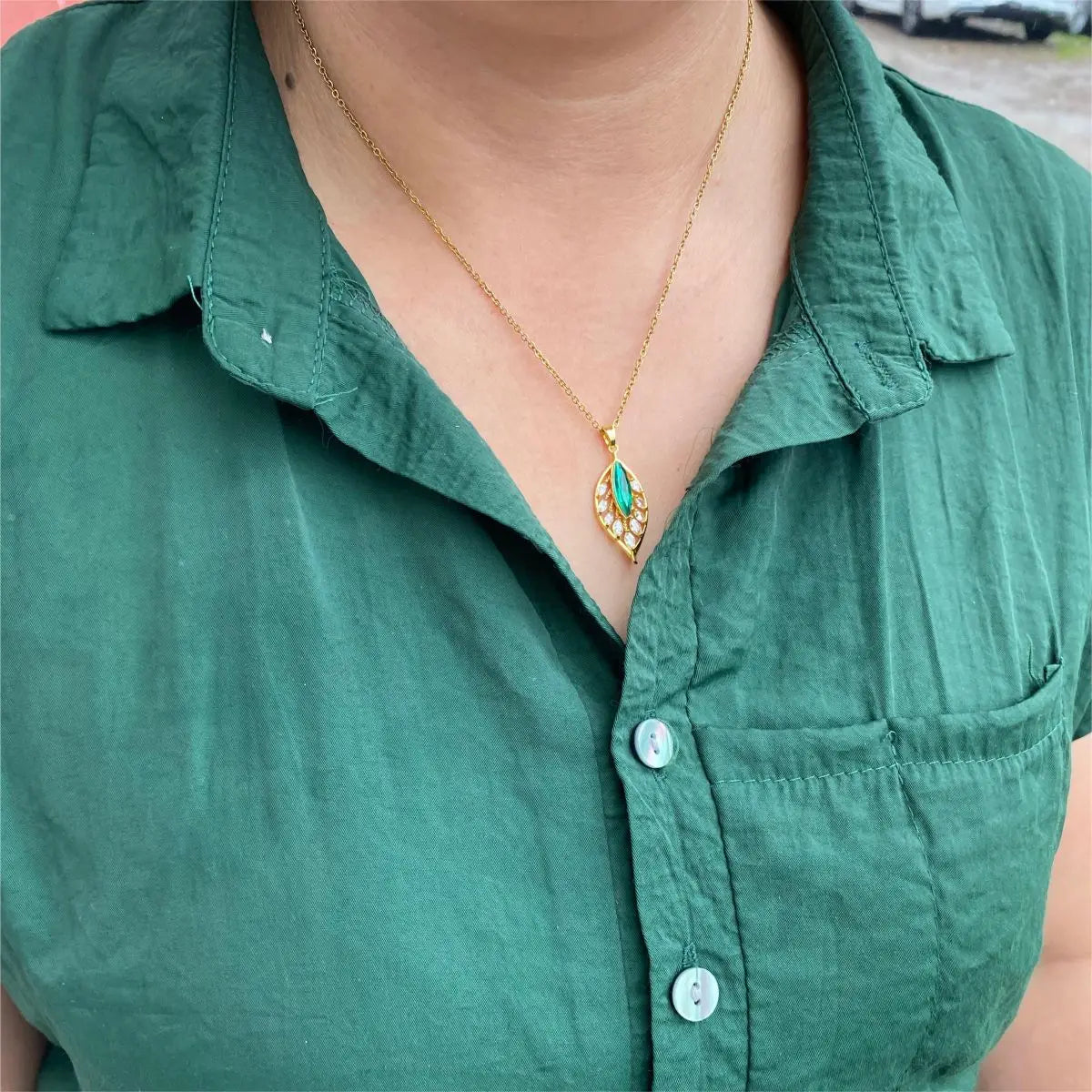 Simple Palm Leaf Necklace with Cubic Zirconia Pendant | Elegant Fashion Jewelry