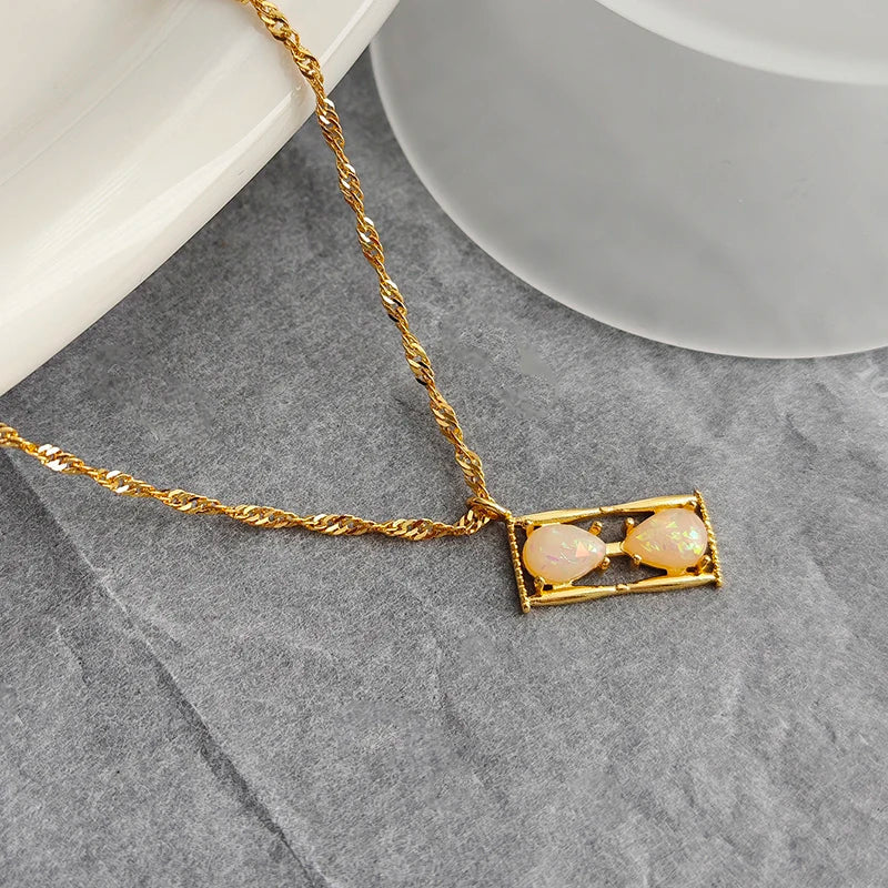 ANENJERY Hourglass Pendant Necklace | Niche Design Fashion Jewelry for Women