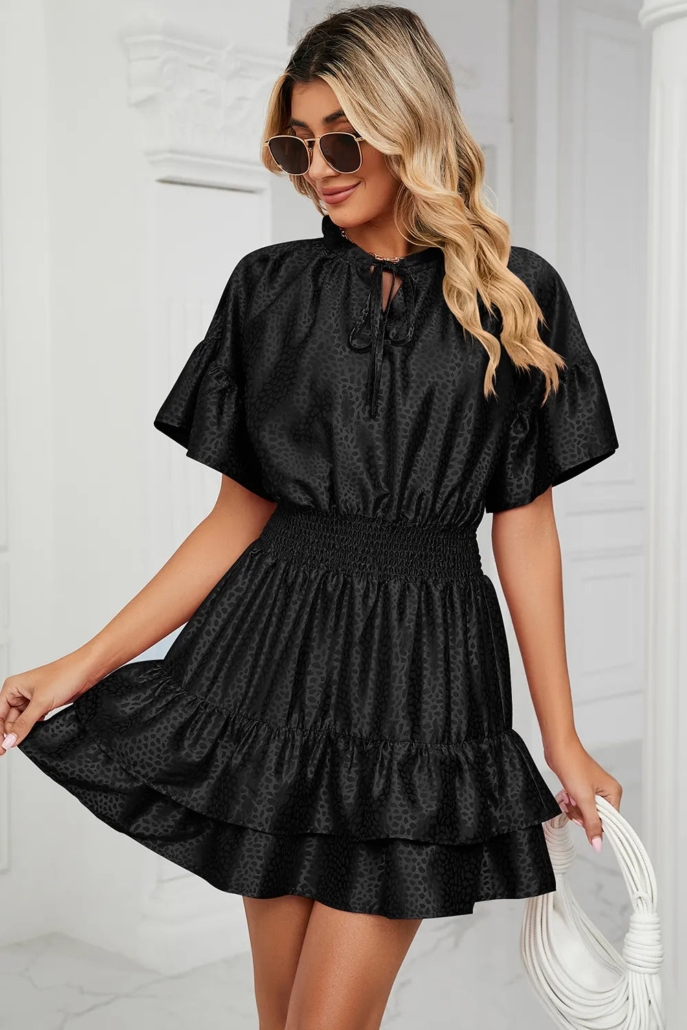 Solid color waist cinching loose V-neck lotus leaf dress for women